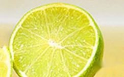 干柠檬片的功效与作用及食用方法 泡水的功效是什么