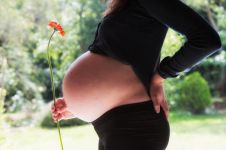 揭秘褒姒真的是宫女无夫怀孕生下的女婴吗？