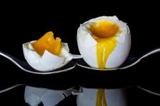 春分竖蛋：为何春分的鸡蛋特别容易竖起来