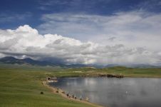 组图：新疆的“天鹅湖”