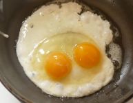 鸡蛋黄越黄越有养分？