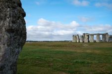 英国海岸发现青铜器时代遗址——水下巨石阵