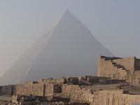 专家发现埃及金字塔外部竟有隐藏墓室!
